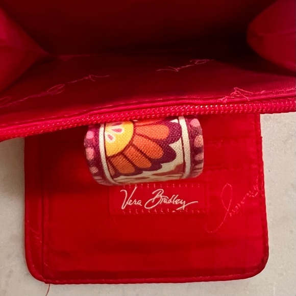 Vera Bradley Red Paisley In Paradise Small Quilted Bifold Wallet ID Window - Picture 4 of 6